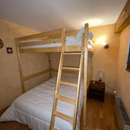 Aux Pieds, 2 Pieces Renove, 5 Couchages, Terrasse, Parking, Proche Commerces Et Services - Fr-1-572-145 * Arâches