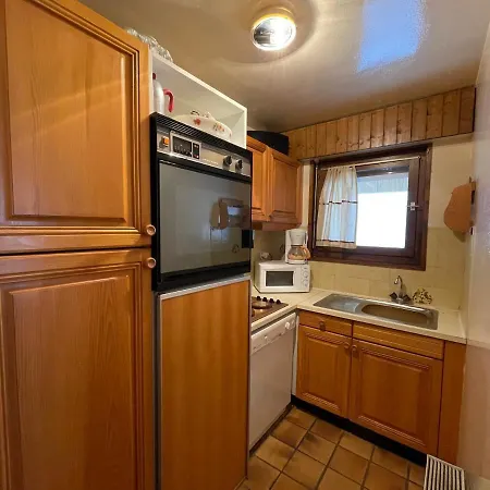 Aux Pieds, 2 Pieces Renove, 5 Couchages, Terrasse, Parking, Proche Commerces Et Services - Fr-1-572-145 Arâches